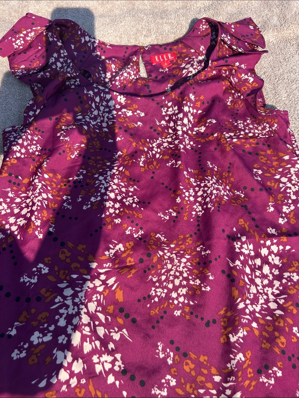 Women's size small ELLE Magenta Floral Ruffle Sleeve Top